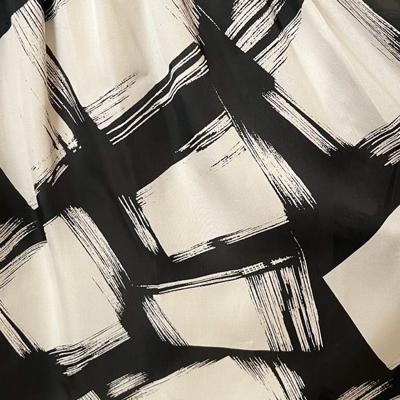 💕HP💕 NEEDLE & THREAD dress - size M - EUC - Picture 2 of 2